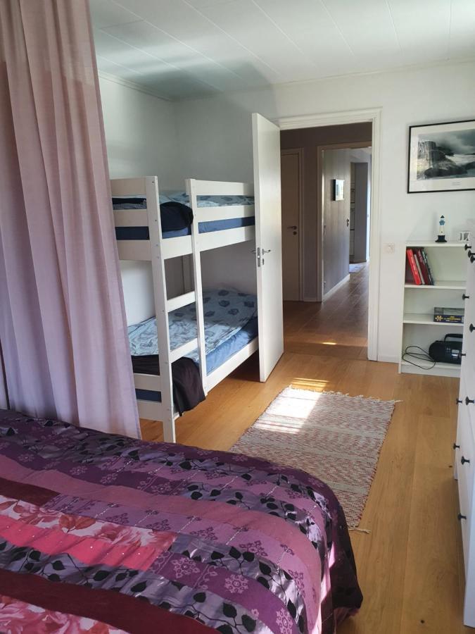 Skaergardsidyll Pa Bjoerkoe Med Gangavstand Till Havet Skarvik Ngoại thất bức ảnh