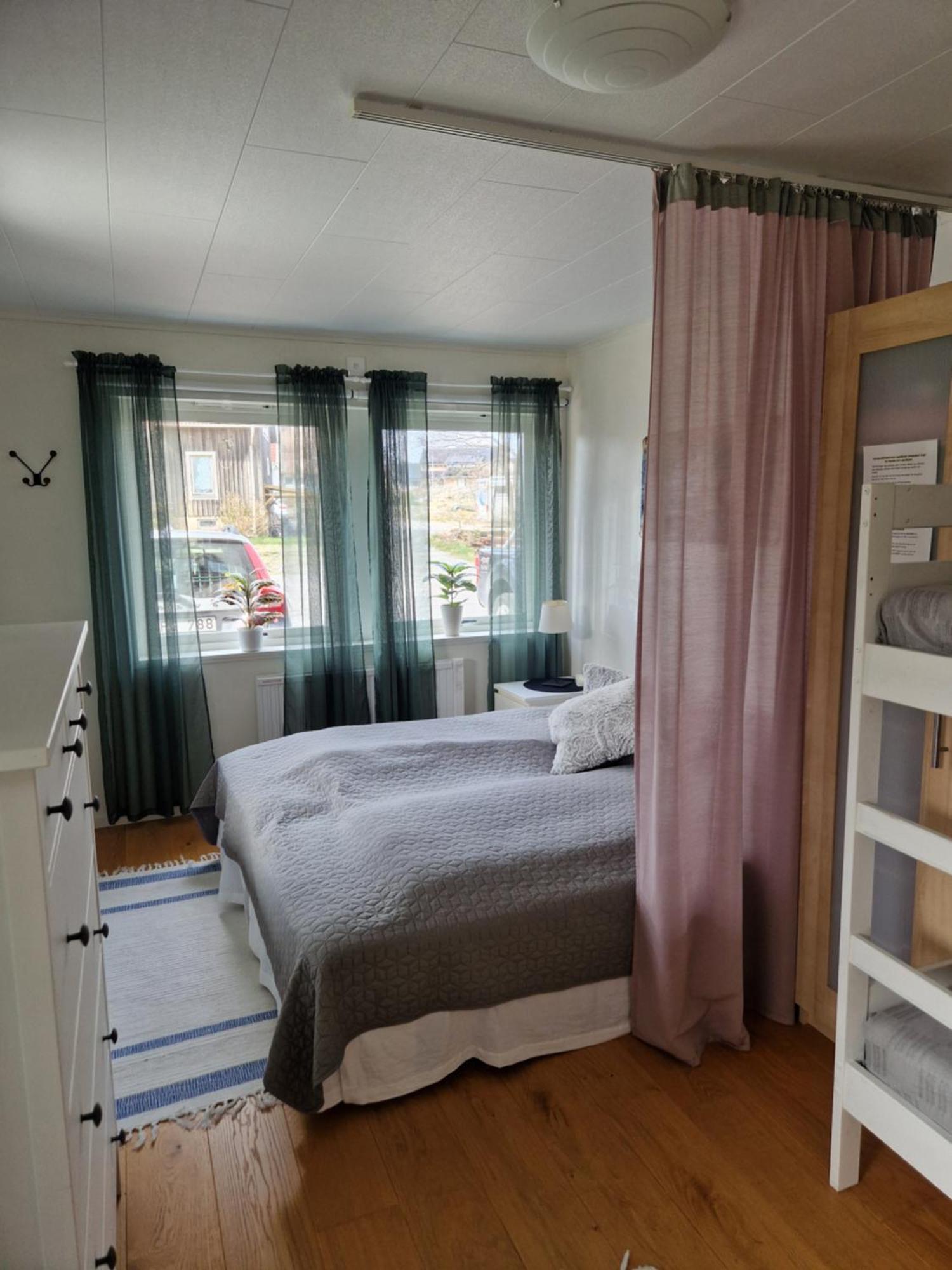 Skaergardsidyll Pa Bjoerkoe Med Gangavstand Till Havet Skarvik Ngoại thất bức ảnh